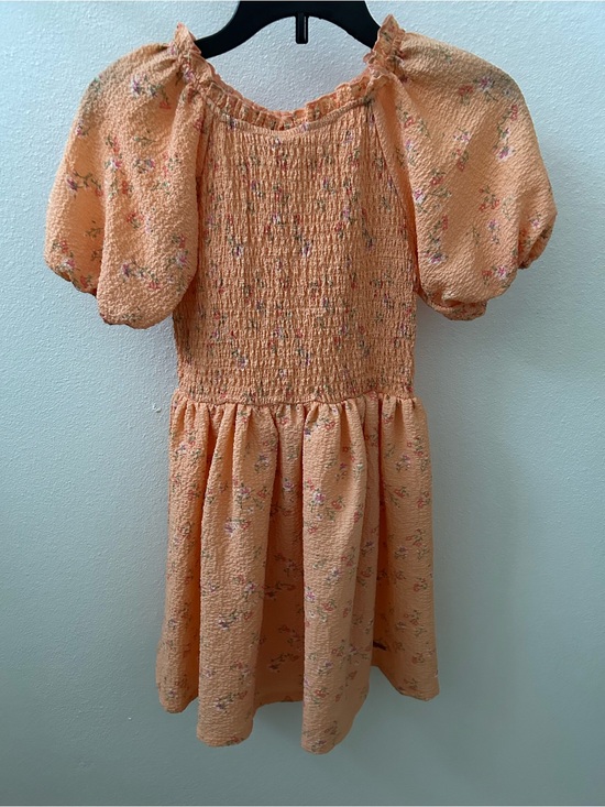 Tahari Other - Tahari Girl Peach Floral Smocked Puff-Sleeve Dress